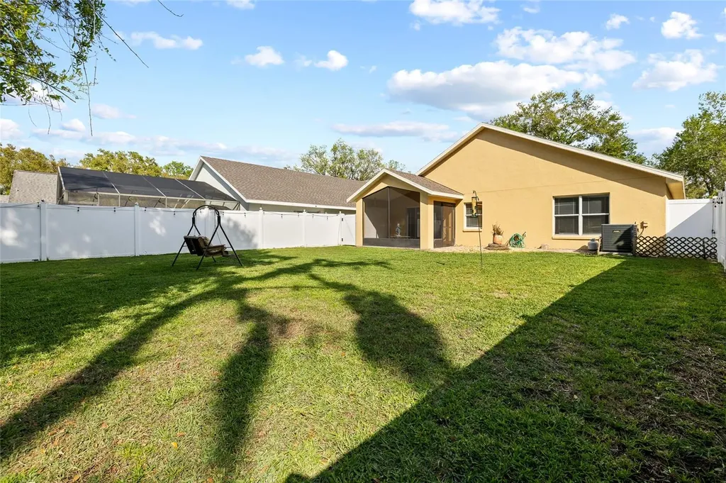 16926 Hawkridge Road Lithia FL 33547