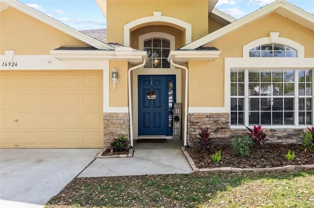 16926 Hawkridge Road Lithia FL 33547