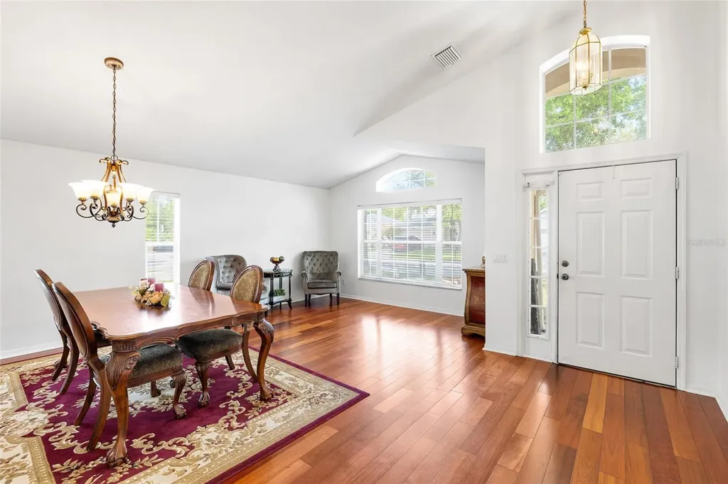 16926 Hawkridge Road Lithia FL 33547