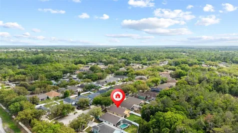 16926 Hawkridge Road Lithia FL 33547