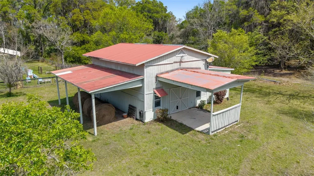 16638 N Highway 329 Reddick FL 32686