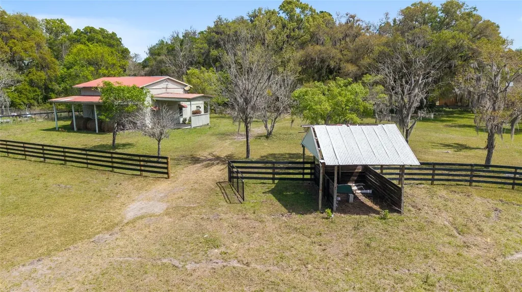 16638 N Highway 329 Reddick FL 32686