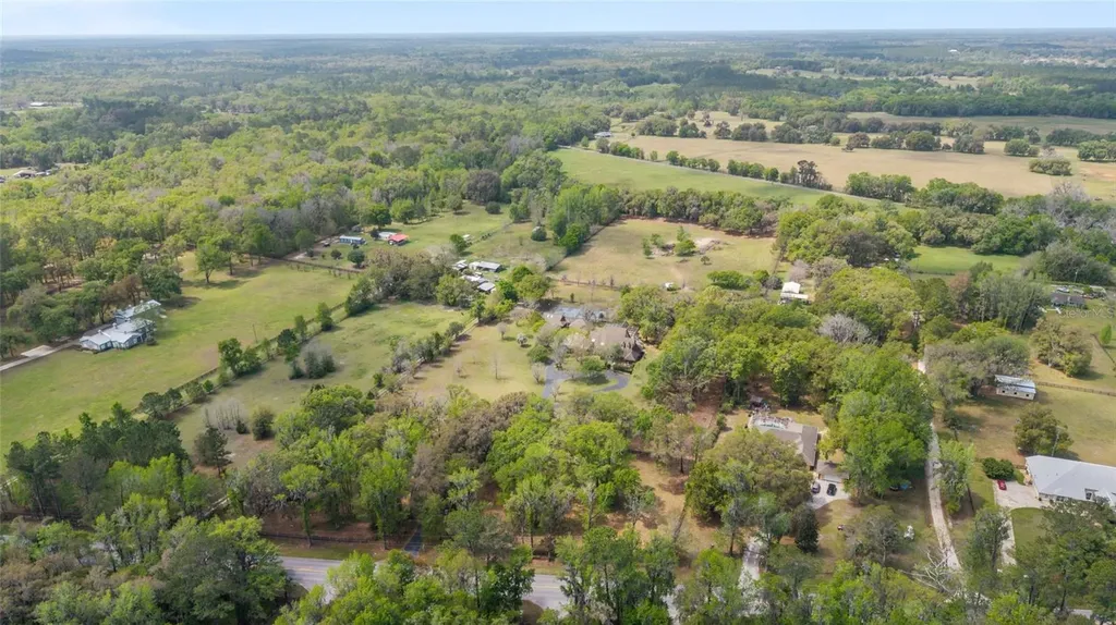 16638 N Highway 329 Reddick FL 32686