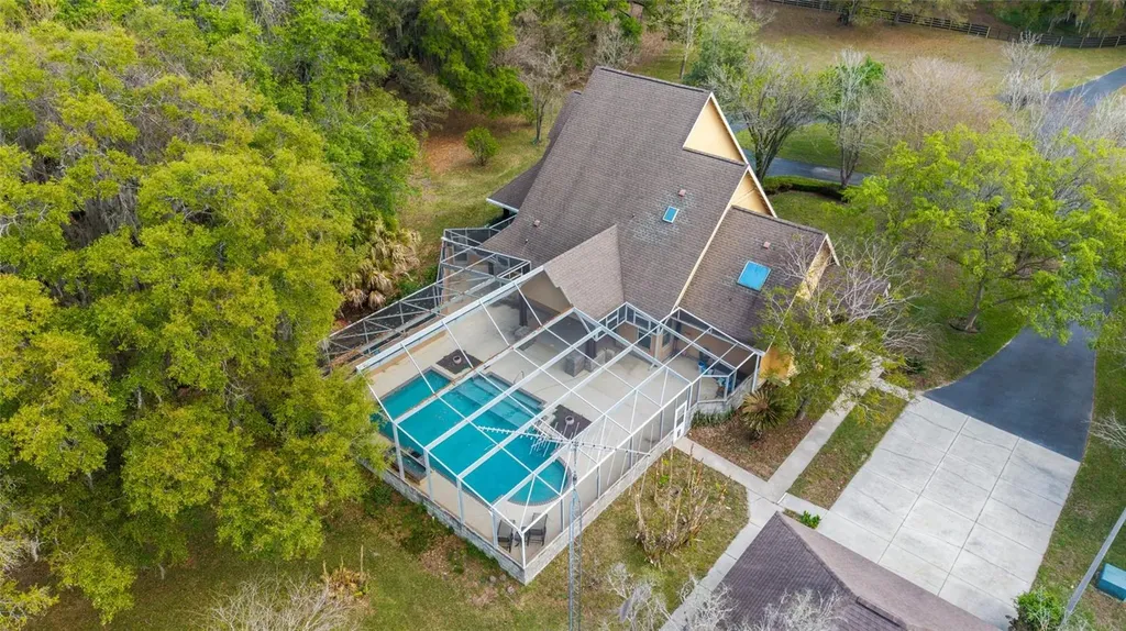 16638 N Highway 329 Reddick FL 32686