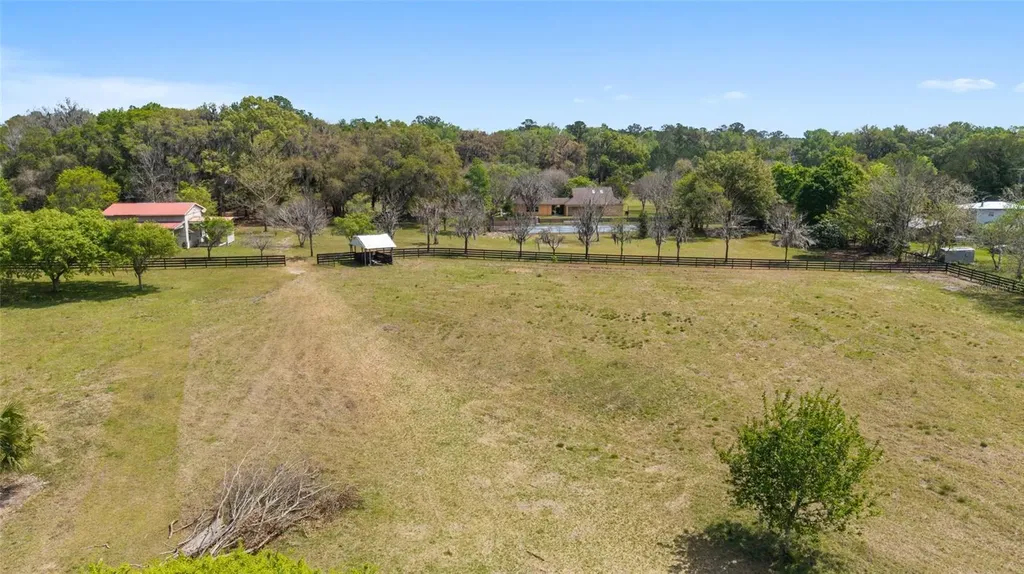 16638 N Highway 329 Reddick FL 32686