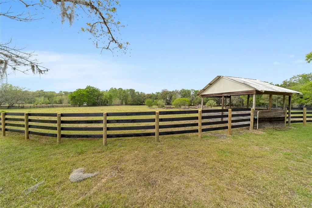 16638 N Highway 329 Reddick FL 32686