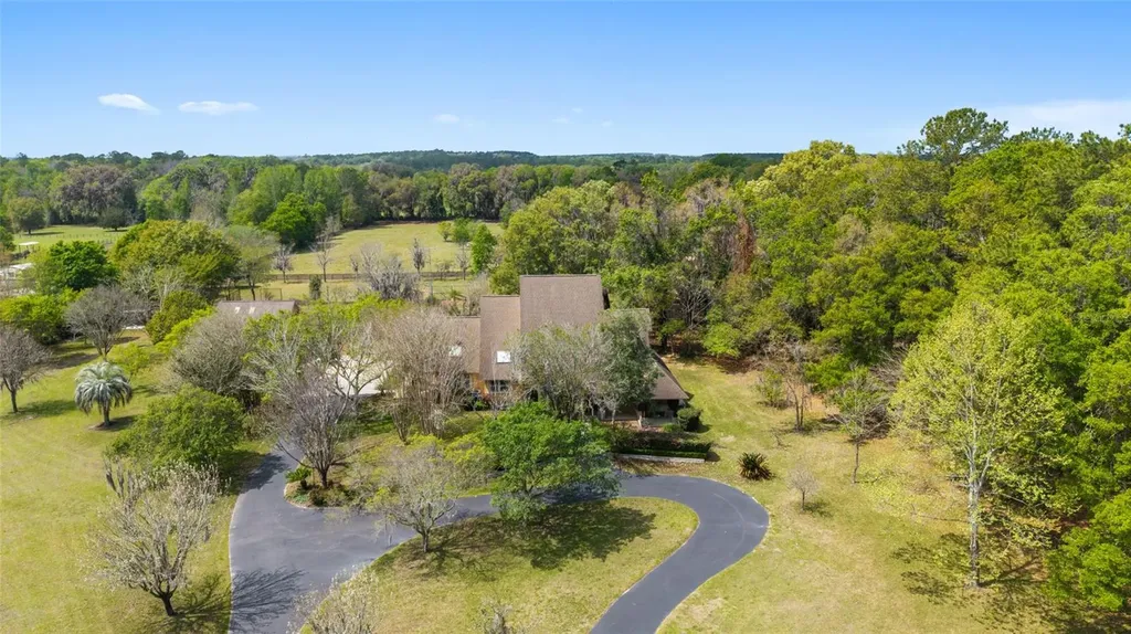 16638 N Highway 329 Reddick FL 32686