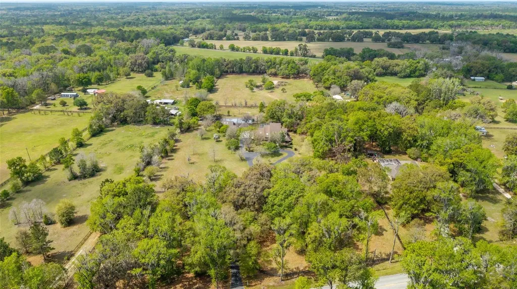 16638 N Highway 329 Reddick FL 32686
