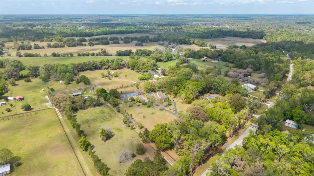 16638 N Highway 329 Reddick FL 32686