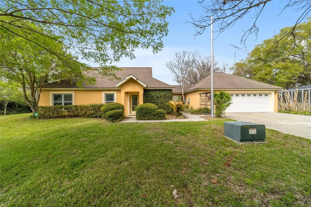16638 N Highway 329 Reddick FL 32686