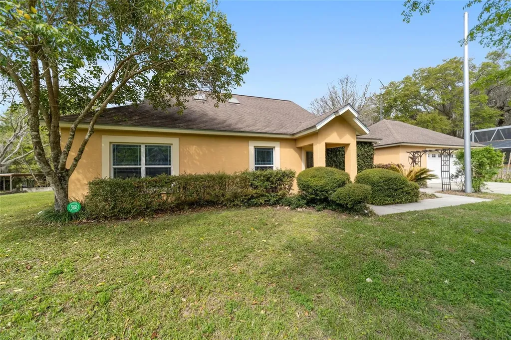 16638 N Highway 329 Reddick FL 32686