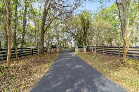 16638 N Highway 329 Reddick FL 32686