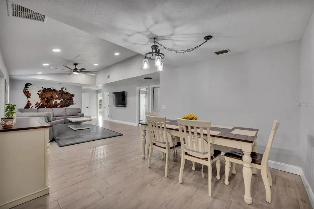 1350 Arapaho Trail Geneva FL 32732