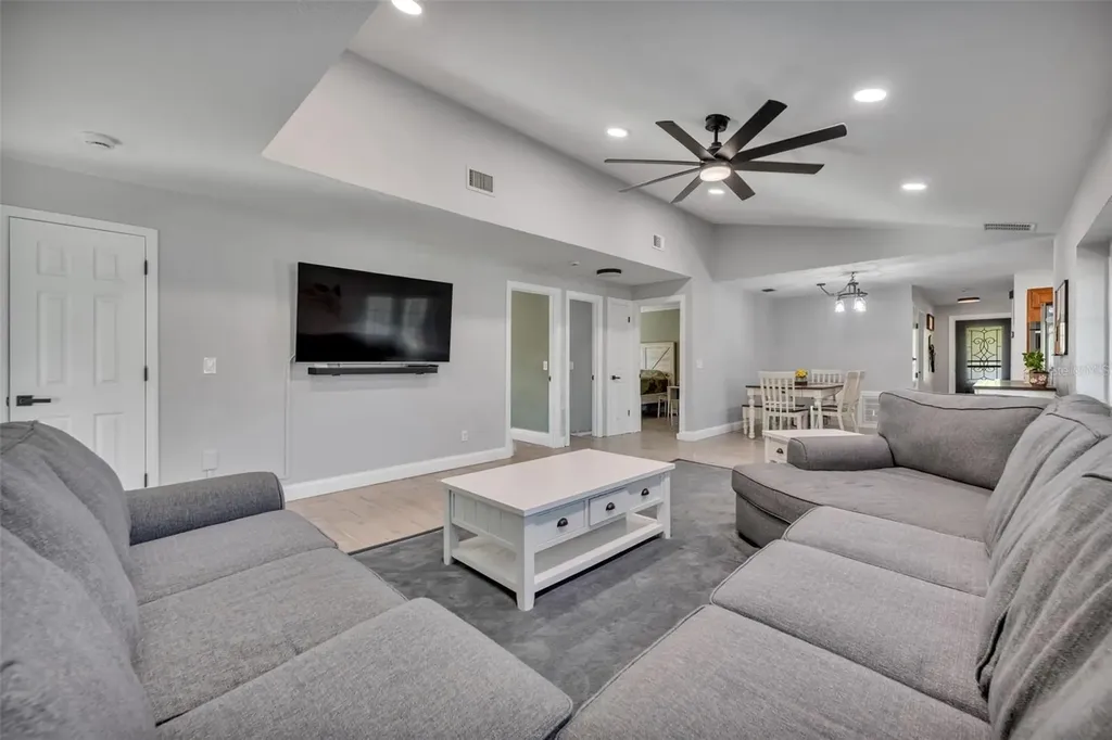 1350 Arapaho Trail Geneva FL 32732