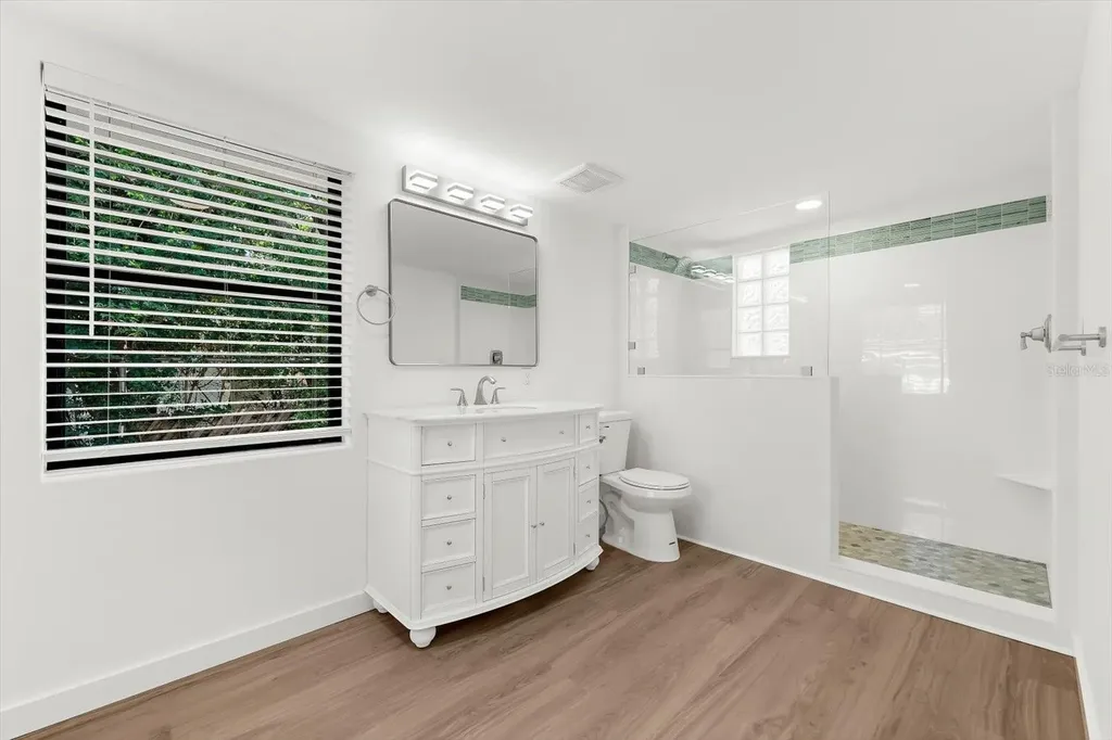 7807 Senrab Drive Bradenton FL 34209