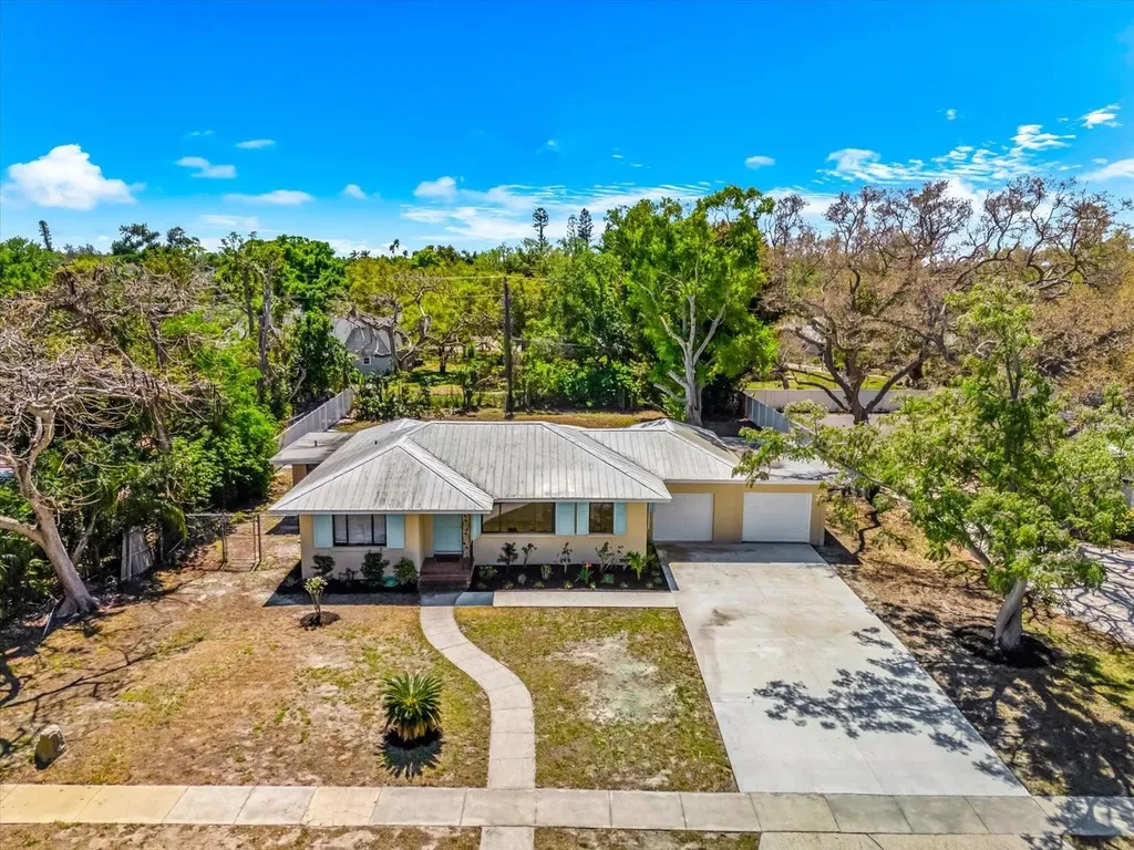 7807 Senrab Drive Bradenton FL 34209