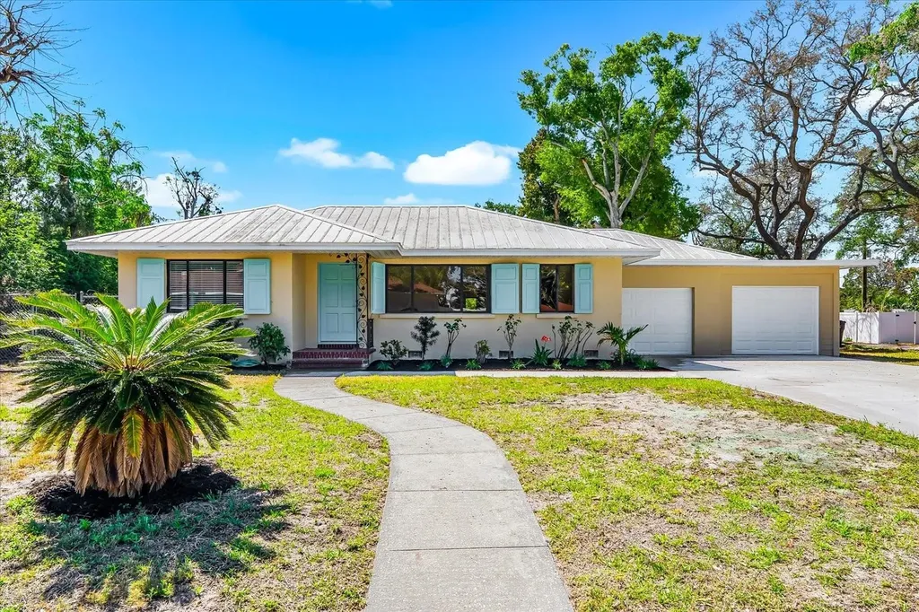 7807 Senrab Drive Bradenton FL 34209