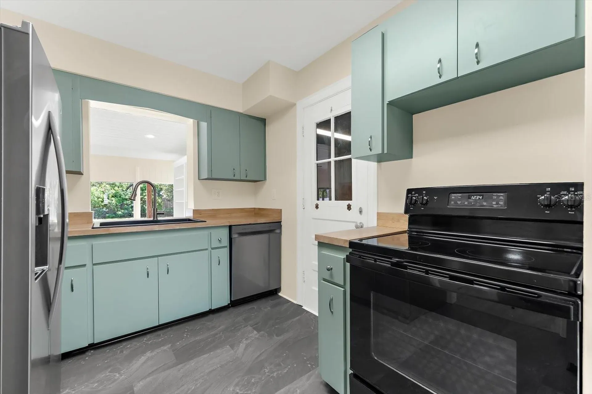 7807 Senrab Drive Bradenton FL 34209