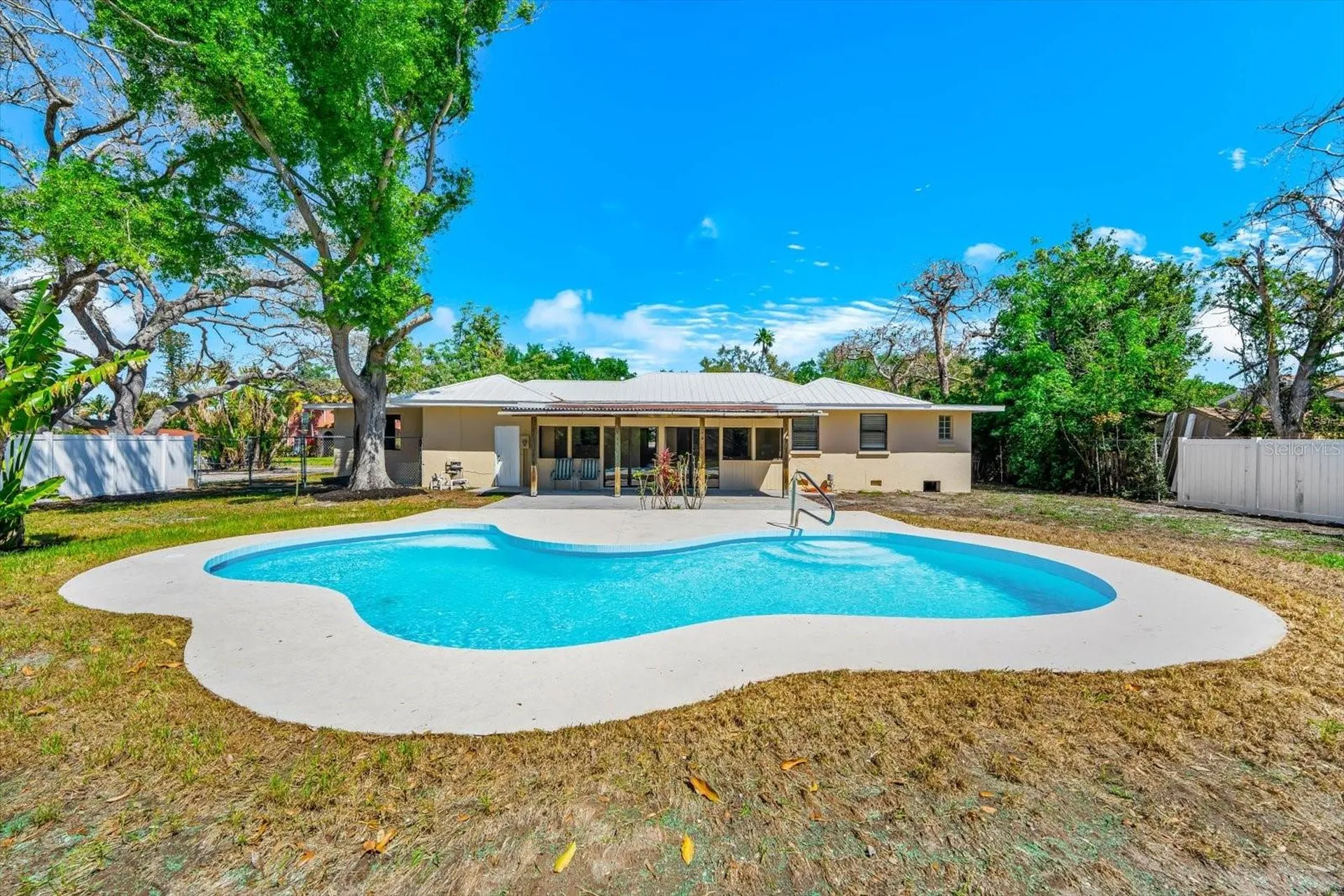 7807 Senrab Drive Bradenton FL 34209