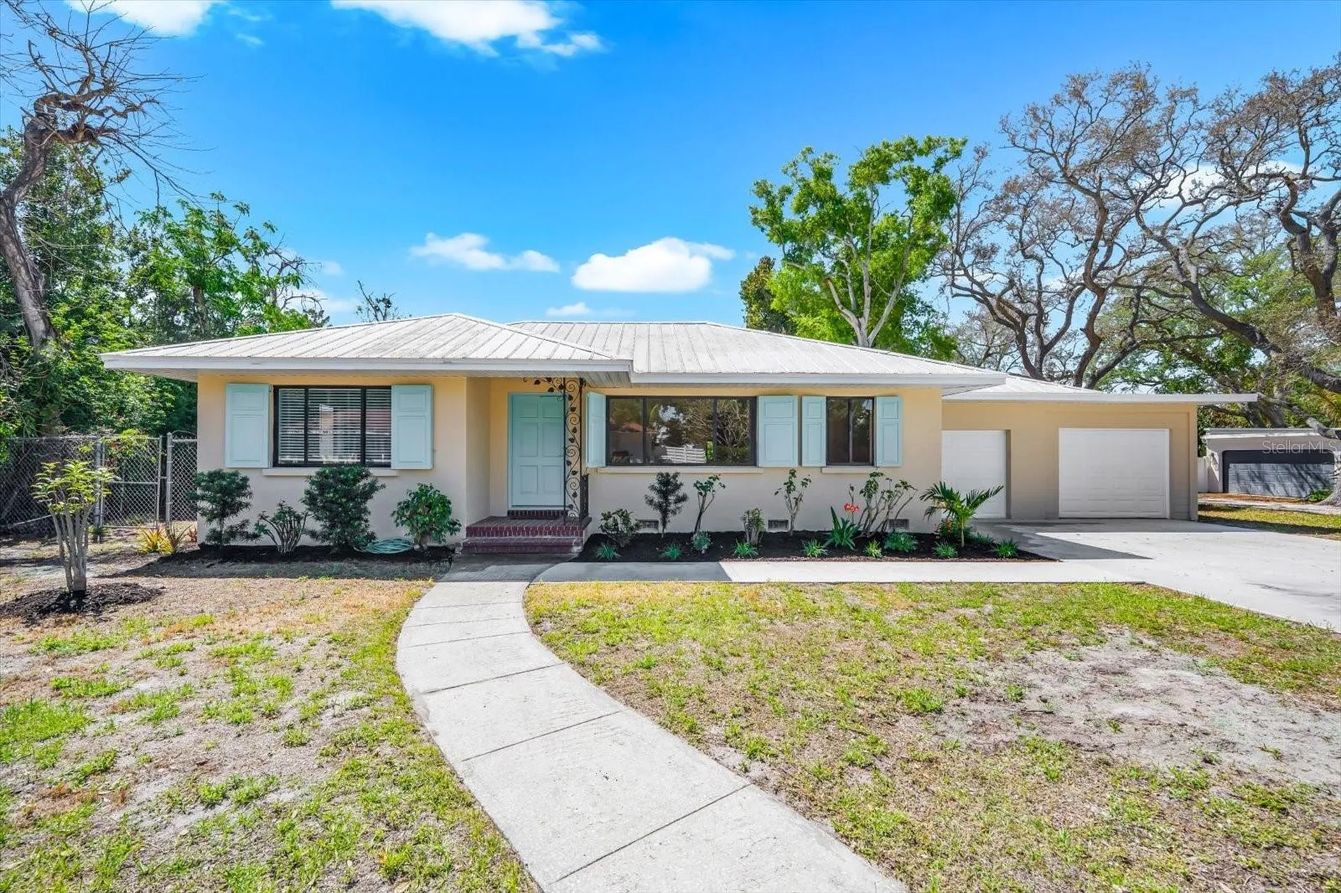 7807 Senrab Drive Bradenton FL 34209