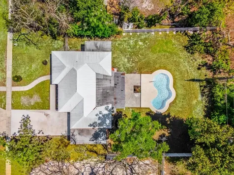7807 Senrab Drive Bradenton FL 34209
