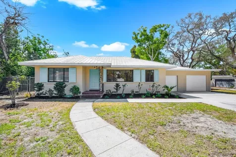 7807 Senrab Drive Bradenton FL 34209