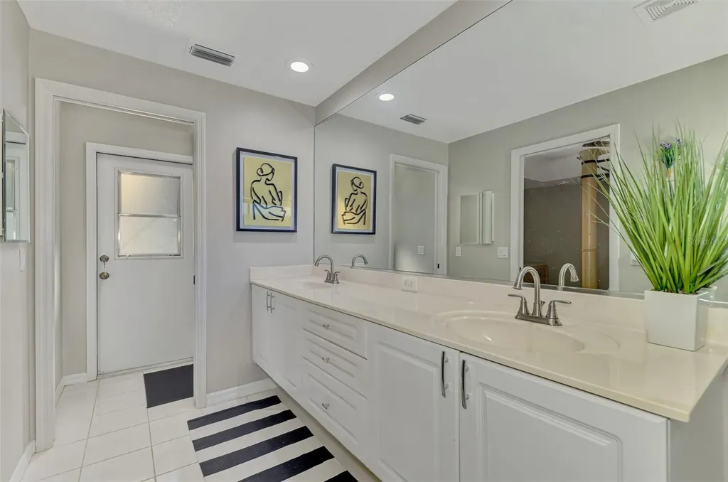 6632 Deering Circle Sarasota FL 34240