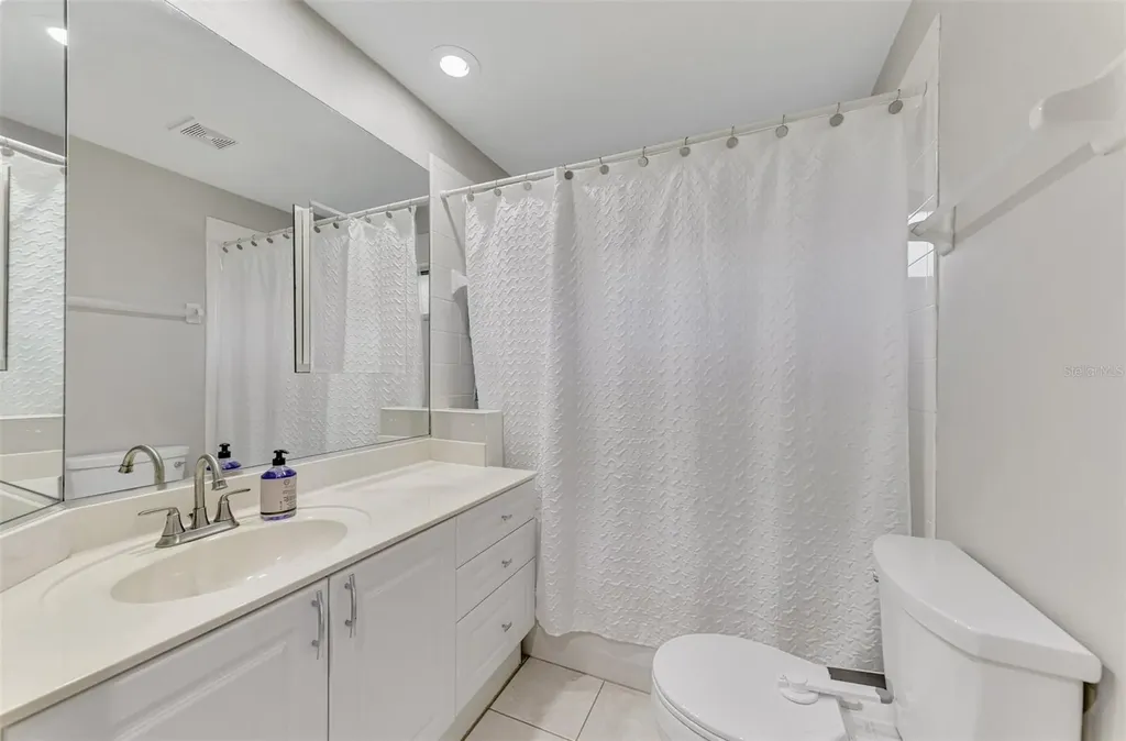 6632 Deering Circle Sarasota FL 34240