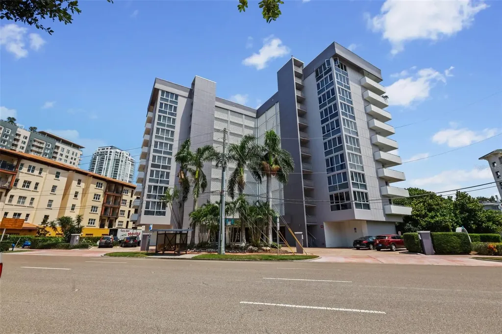 470 3rd Street S St Petersburg FL 33701