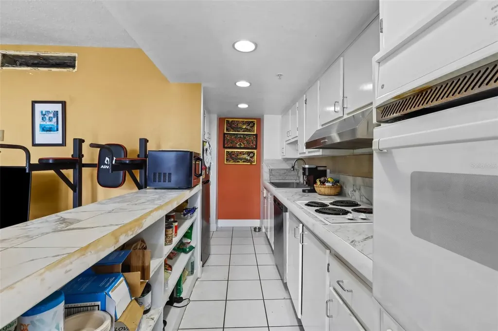 470 3rd Street S St Petersburg FL 33701
