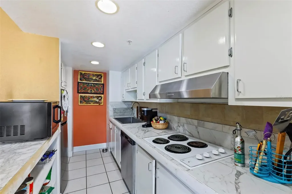 470 3rd Street S St Petersburg FL 33701