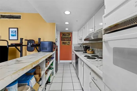470 3rd Street S St Petersburg FL 33701