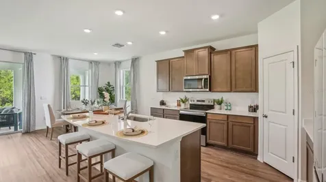 2401 Stratten Drive Zephyrhills FL 33541