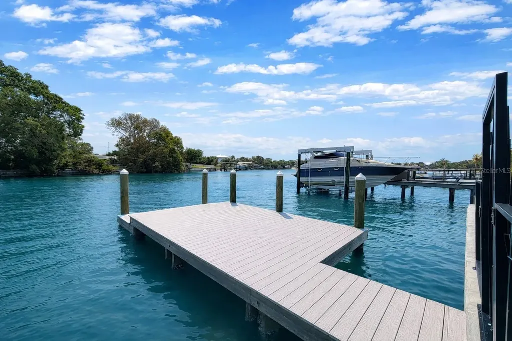 3945 Sunrise Drive S St Petersburg FL 33705