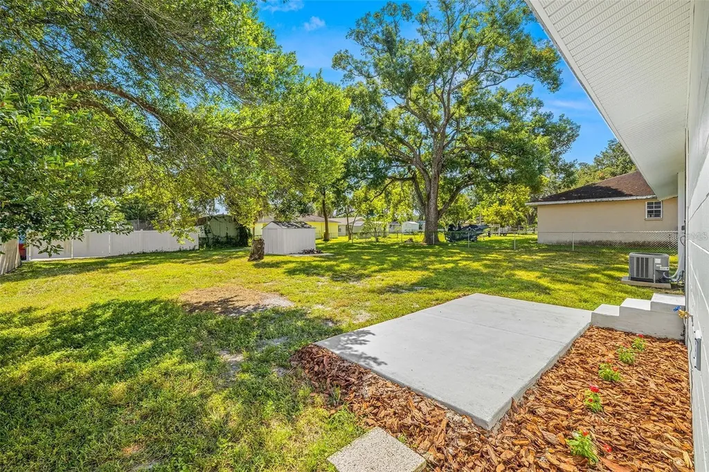 1908 N Barnes Street Plant City FL 33563
