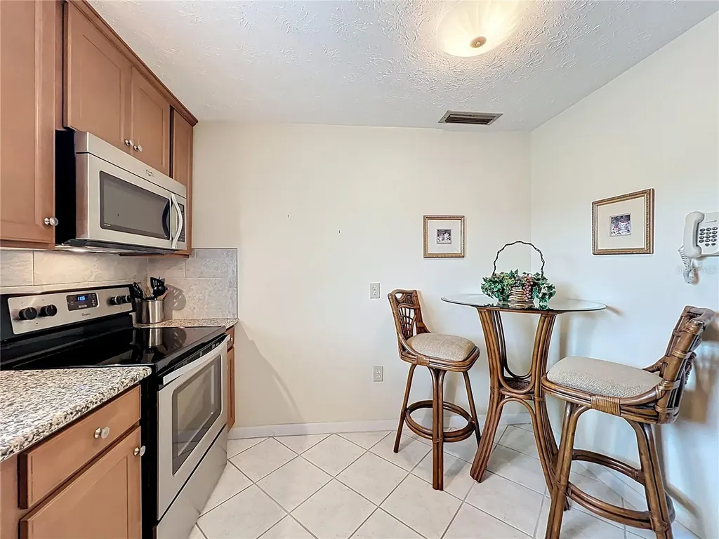 4262 Lake Underhill Road Orlando FL 32803