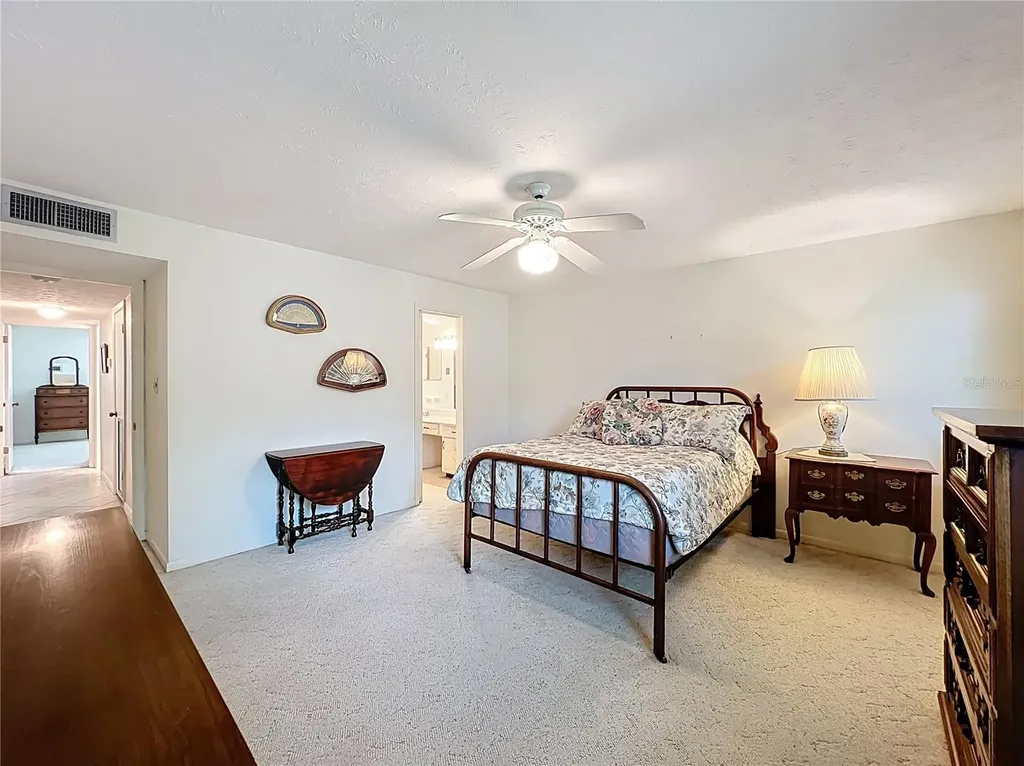4262 Lake Underhill Road Orlando FL 32803