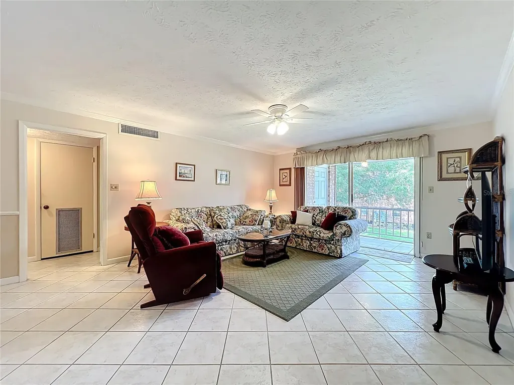 4262 Lake Underhill Road Orlando FL 32803