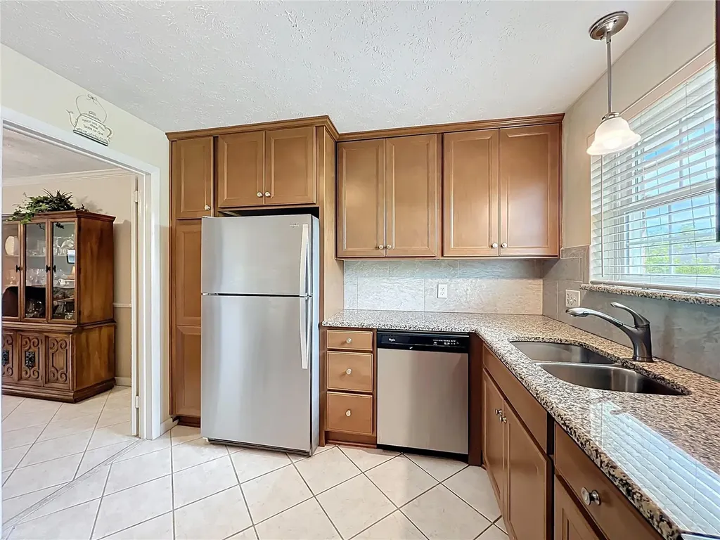 4262 Lake Underhill Road Orlando FL 32803