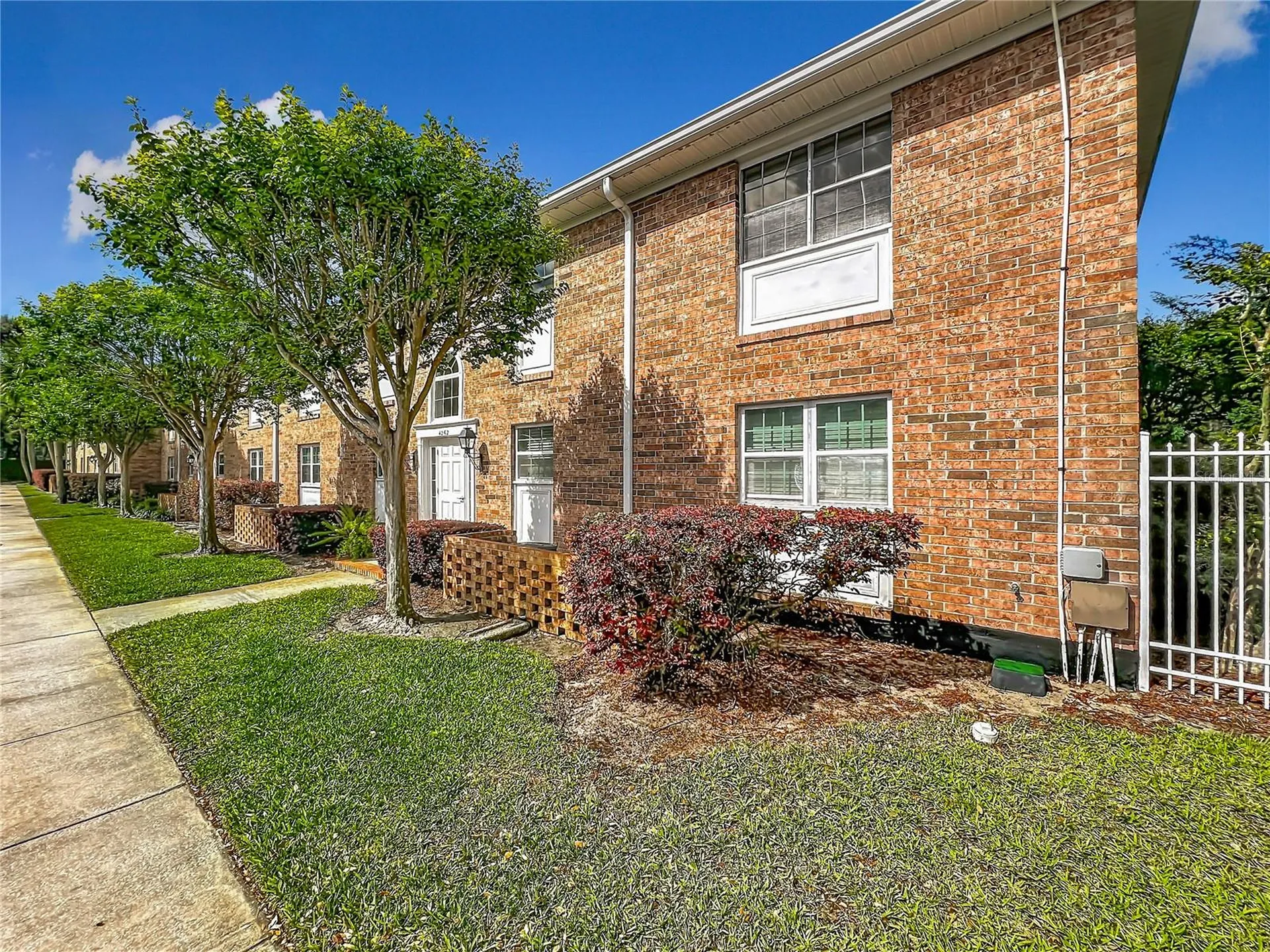 4262 Lake Underhill Road Orlando FL 32803