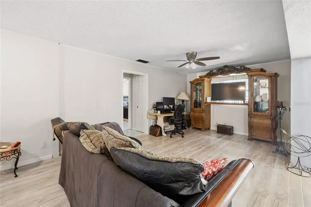 7033 Tallowtree Lane Orlando FL 32835