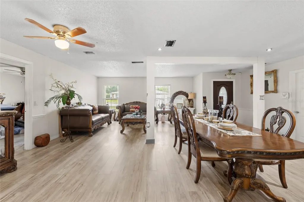 7033 Tallowtree Lane Orlando FL 32835