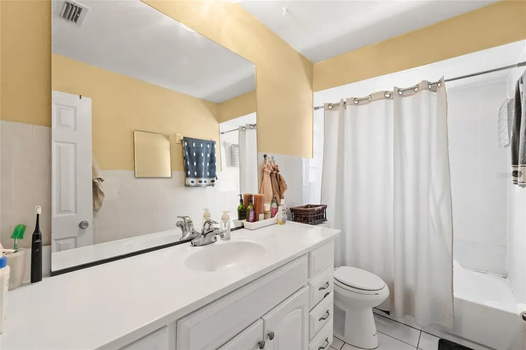 7033 Tallowtree Lane Orlando FL 32835