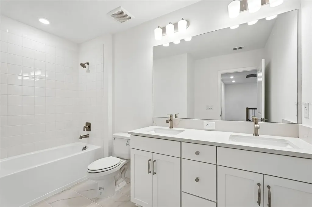 8221 Seaflower Parkway Bradenton FL 34210