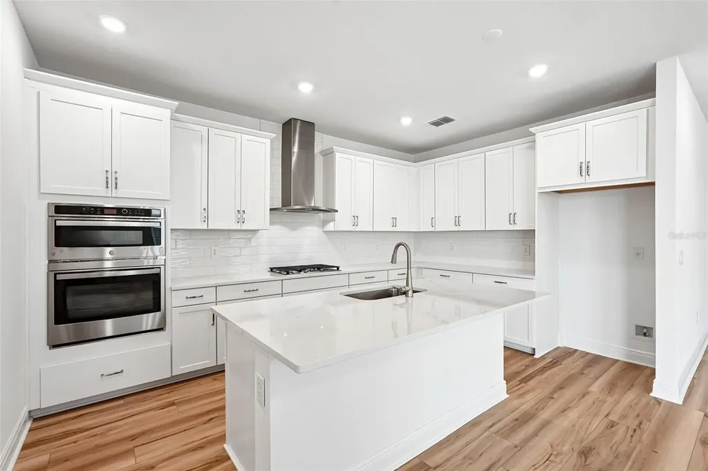 8221 Seaflower Parkway Bradenton FL 34210