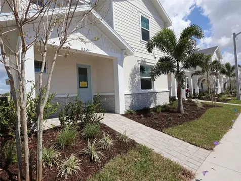 8221 Seaflower Parkway Bradenton FL 34210