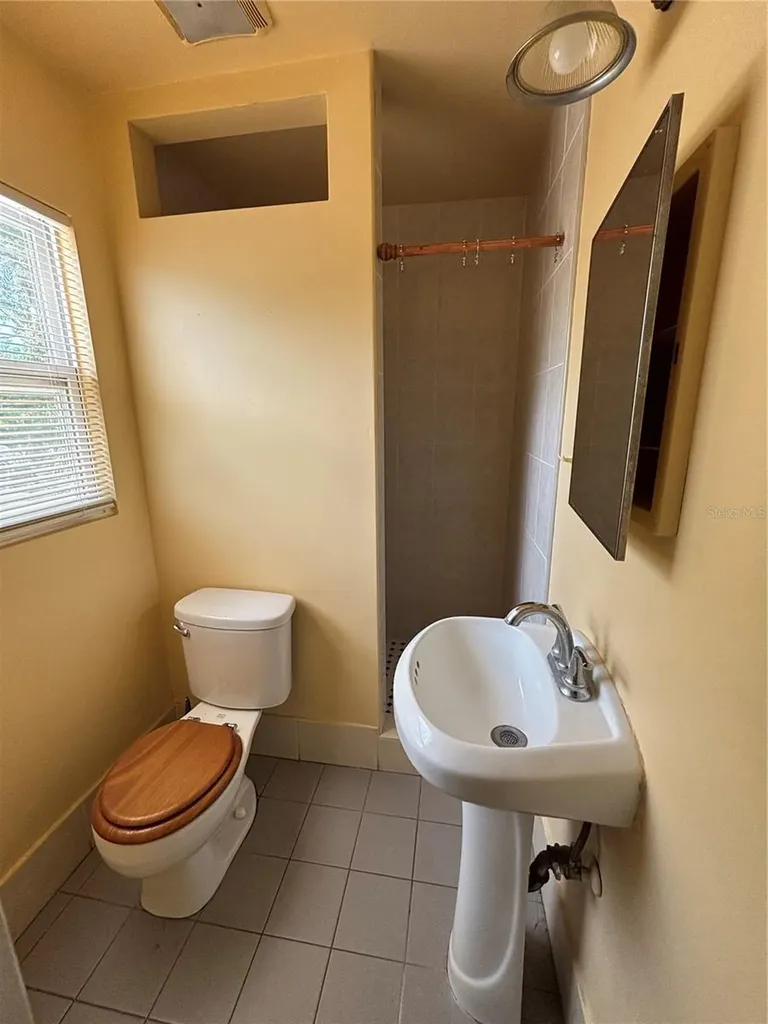 1217 Carolyn Lane Clearwater FL 33755