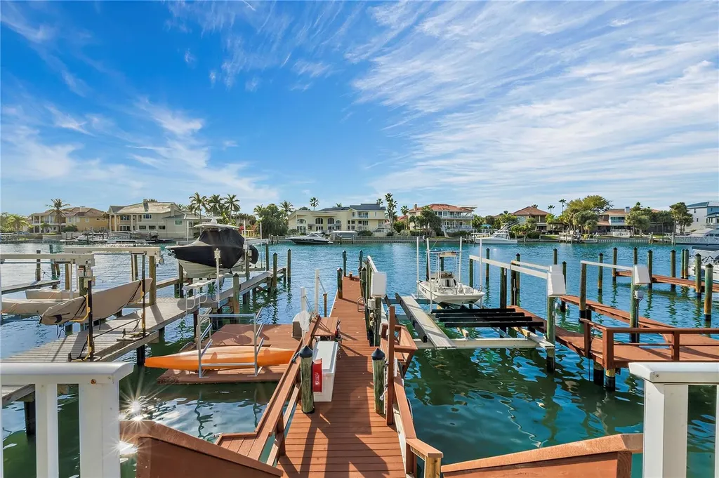 830 Pinellas Bayway S St Petersburg FL 33715