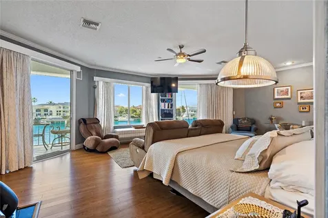 830 Pinellas Bayway S St Petersburg FL 33715