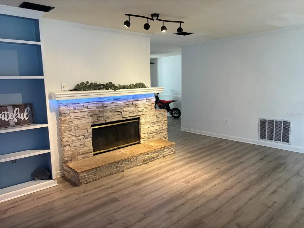 704 Brookside Drive Clearwater FL 33764